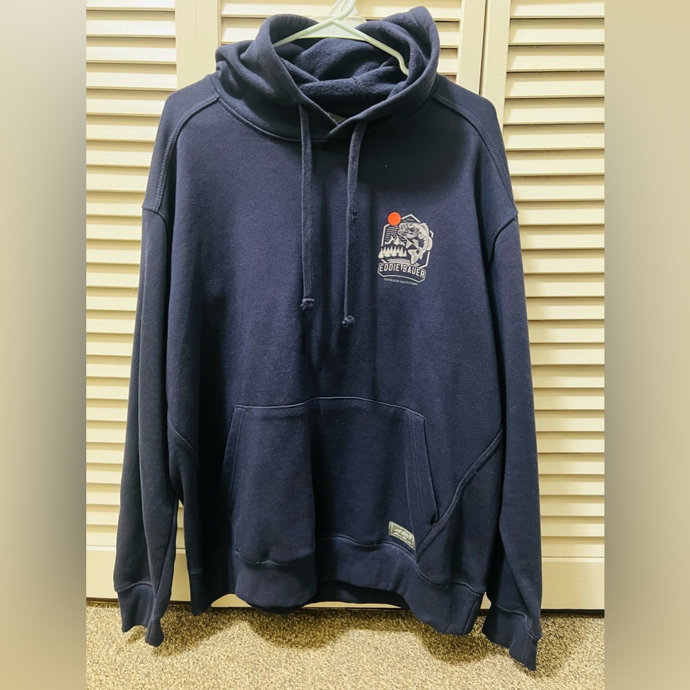 Eddie bauer mens sweater size L  brand new with tags!!!!